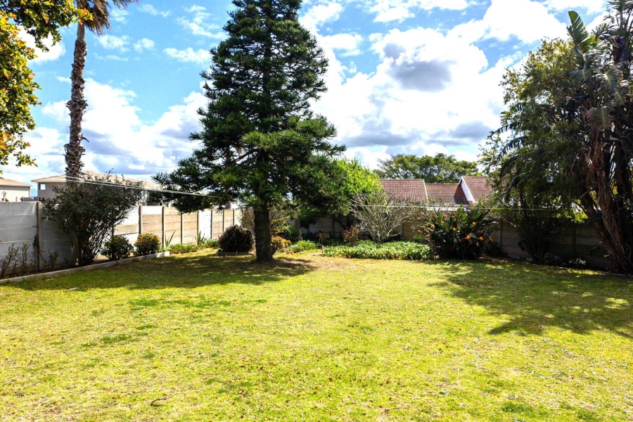 4 Bedroom Property for Sale in Heiderand Western Cape
